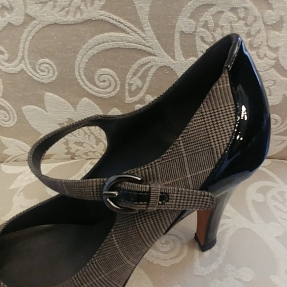 Circa Joan and David Mary Jane Pumps - Picture 4 of 8